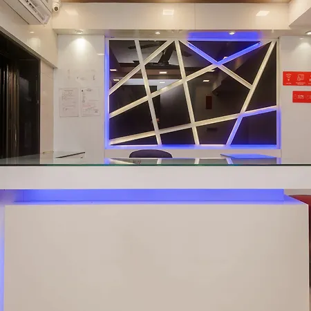 Oyo 7481 Hotel Plaza